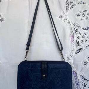 Sakroots Smartphone Crossbody Bag - EcoTwill : ,